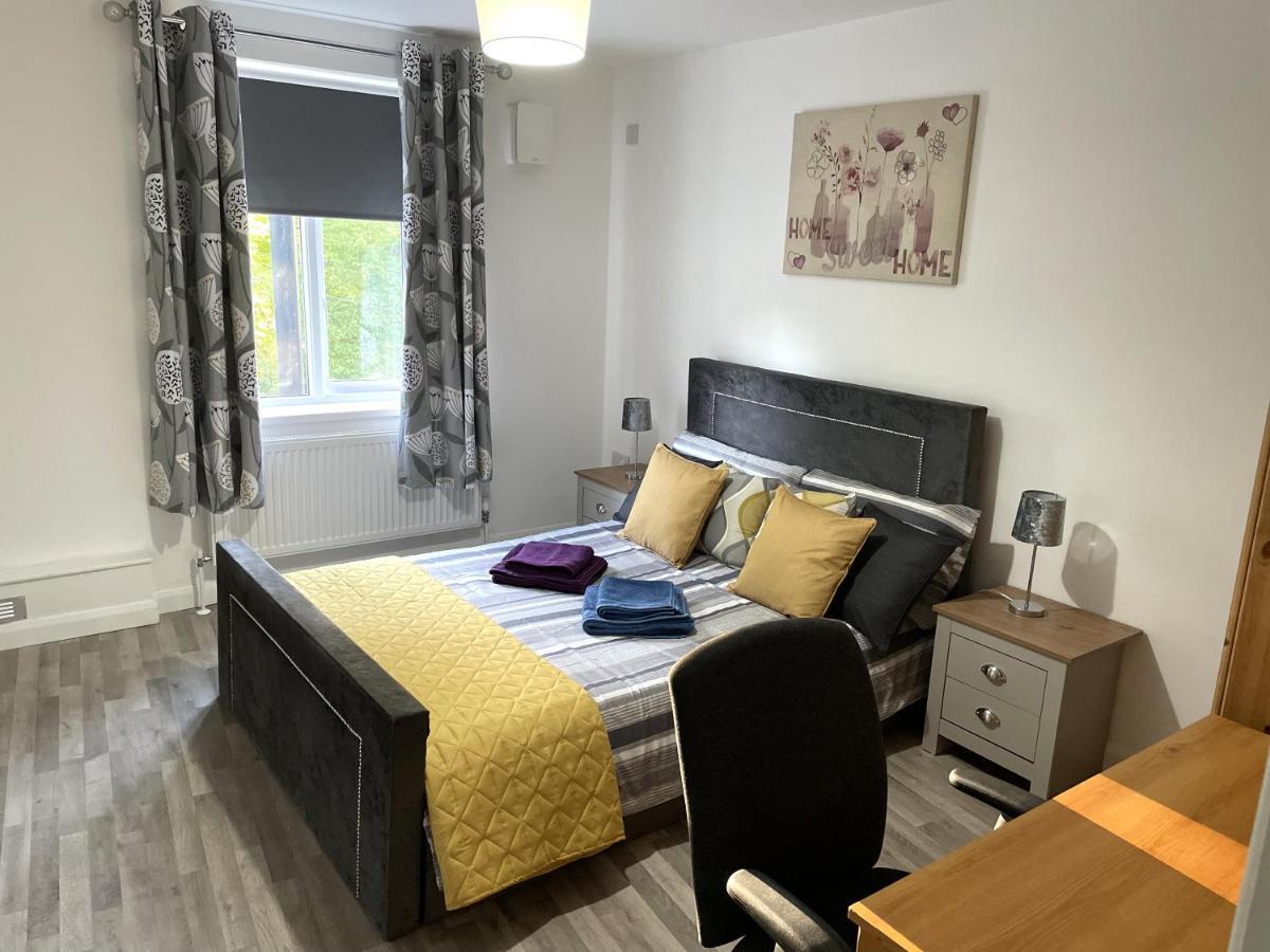 Deluxe 1-Bedroom Serviced Apartment Sleeps 4 For Short Or Long Stay Gillingham (Kent) Exterior foto