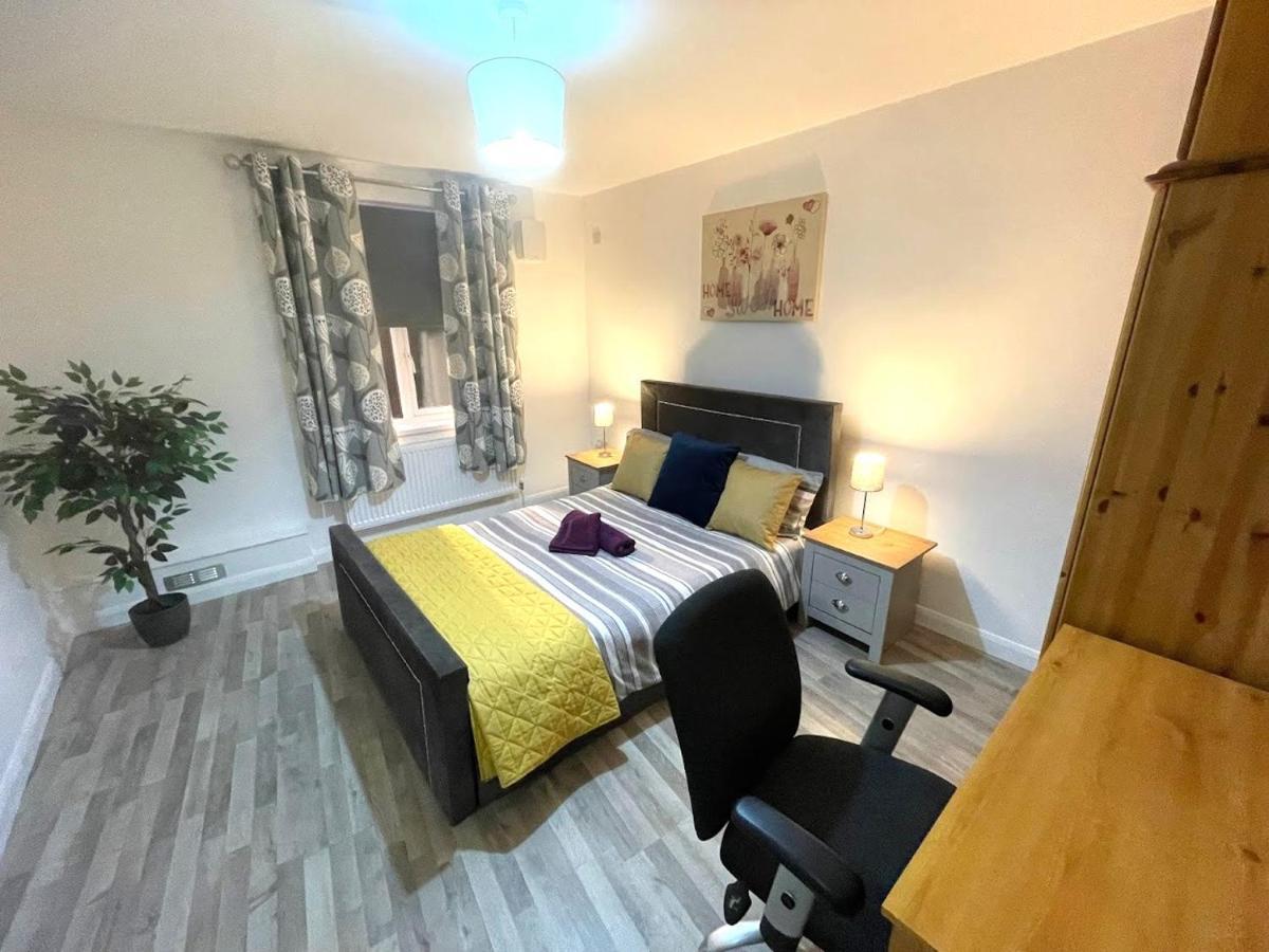 Deluxe 1-Bedroom Serviced Apartment Sleeps 4 For Short Or Long Stay Gillingham (Kent) Exterior foto