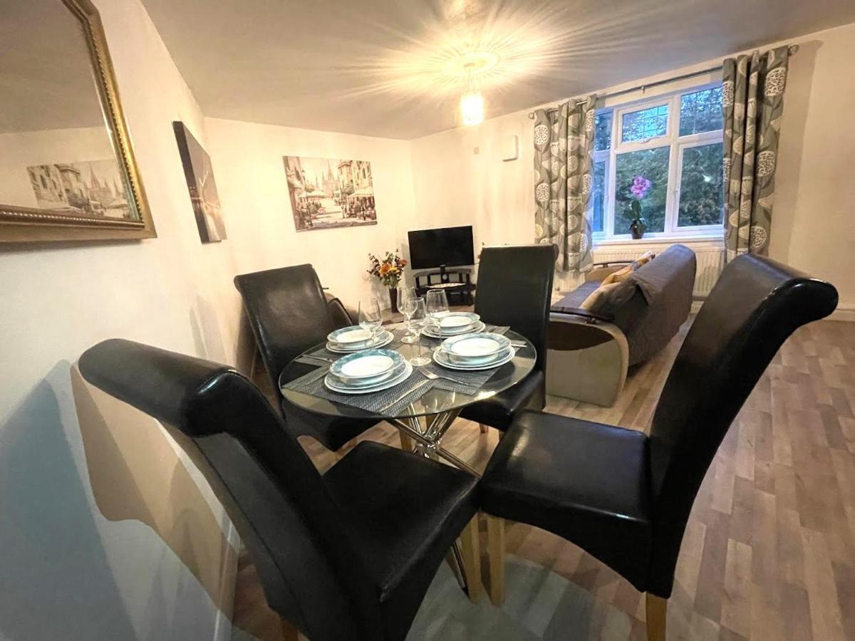Deluxe 1-Bedroom Serviced Apartment Sleeps 4 For Short Or Long Stay Gillingham (Kent) Exterior foto