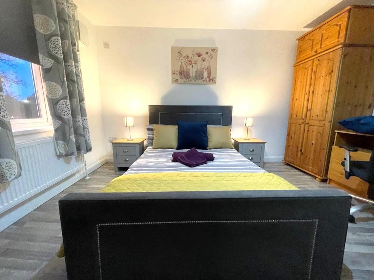 Deluxe 1-Bedroom Serviced Apartment Sleeps 4 For Short Or Long Stay Gillingham (Kent) Exterior foto