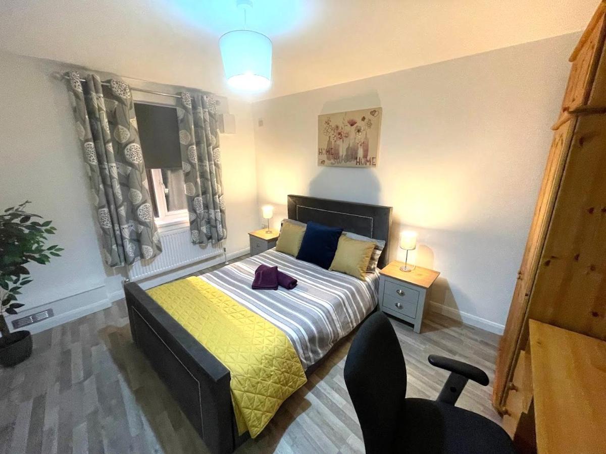 Deluxe 1-Bedroom Serviced Apartment Sleeps 4 For Short Or Long Stay Gillingham (Kent) Exterior foto