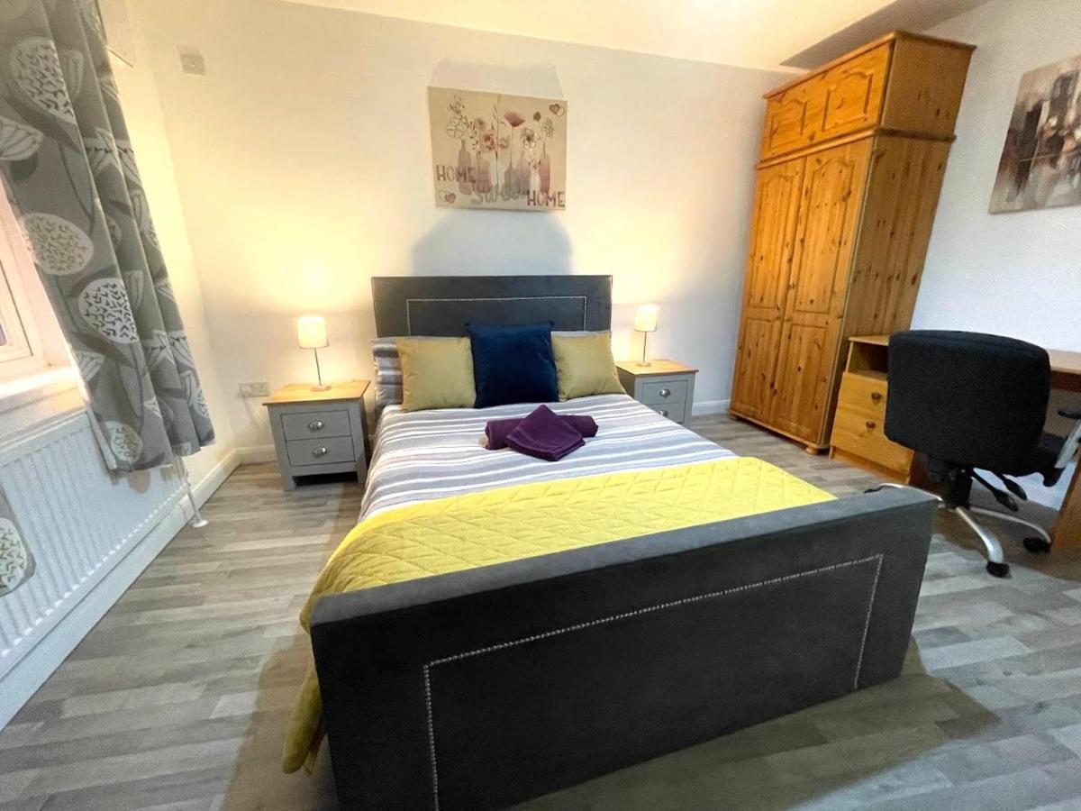 Deluxe 1-Bedroom Serviced Apartment Sleeps 4 For Short Or Long Stay Gillingham (Kent) Exterior foto