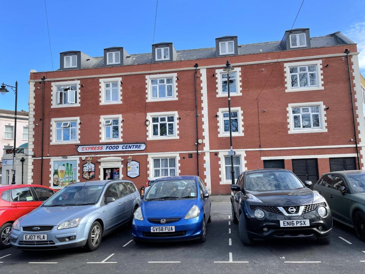 Deluxe 1-Bedroom Serviced Apartment Sleeps 4 For Short Or Long Stay Gillingham (Kent) Exterior foto